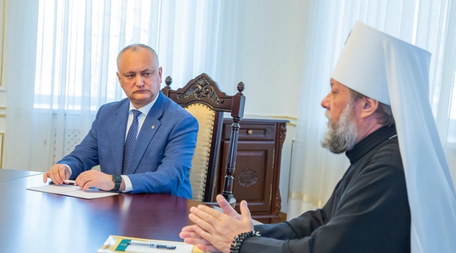 Митрополия Молдовы угрожает властям Молдовы исключить их из поминальника в молитве