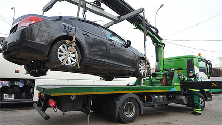Отныне неправильно припаркованные автомобили будут эвакуировать