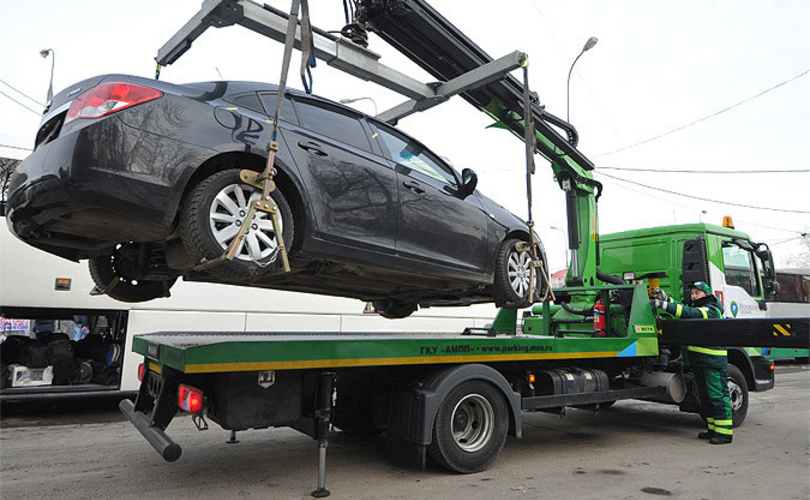 Отныне неправильно припаркованные автомобили будут эвакуировать