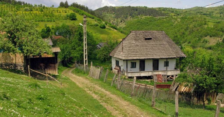 Село не спасают лозунгами