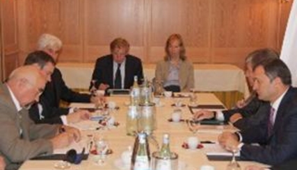 Спелись?  ПКРМ и ДПМ негативно восприняли встречу Филата с Смирновым