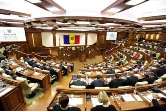 Пресса получила доступ в зал заседания парламента