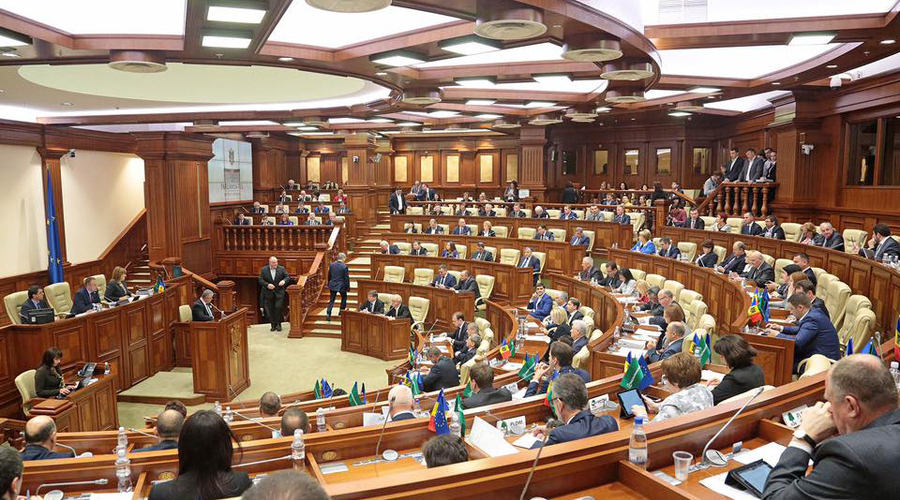 Парламент определится с датой завершения летней сессии