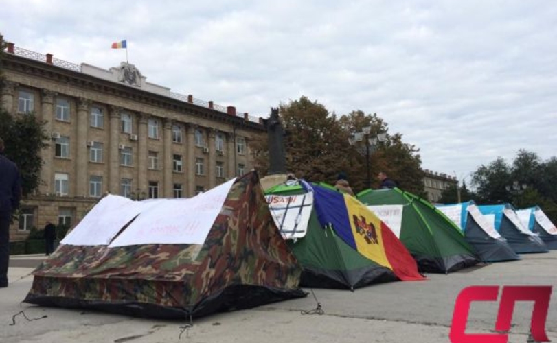 В Бельцах протестуют против Ренато Усатого
