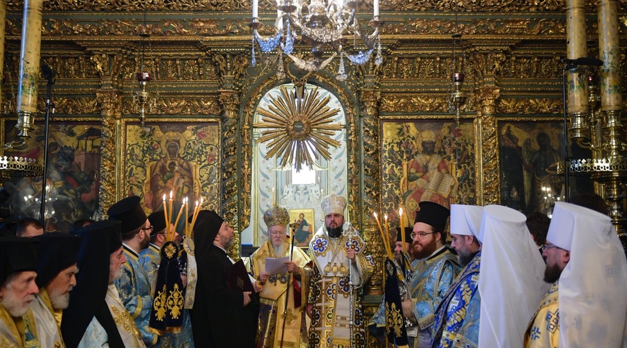 Варфоломей вручил Епифанию томос об автокефалии Православной церкви Украины