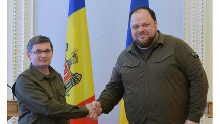 Встать плечом к плечу с Украиной перед агрессивной Россией