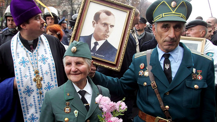 Степана Бандеру лишили звания героя Украины