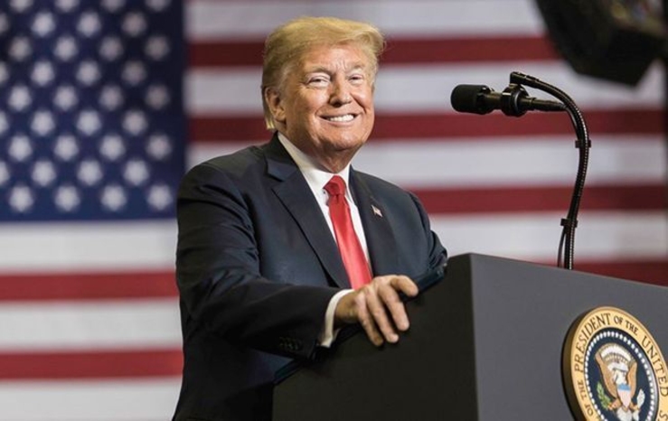 Конгресс США отложил голосование по импичменту Трампа