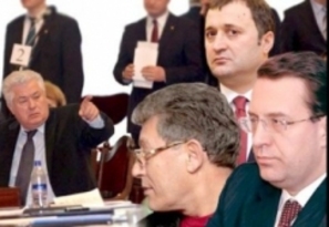 Нестандартное  решение: Из политики должны уйти Филат, Лупу, Гимпу, Воронин и Плахотнюк