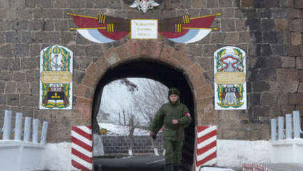 Российского военнослужащего убили в Армении