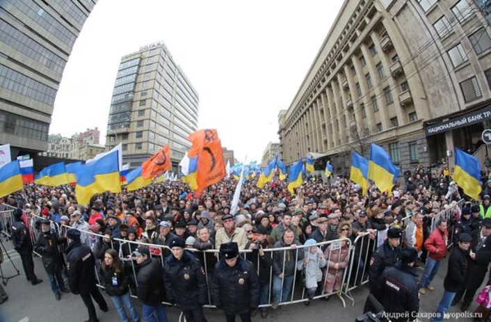 За и против. Марши и митинги в Москве