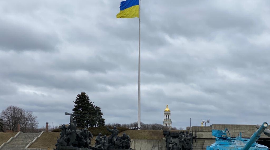 Б.Гамурарь: