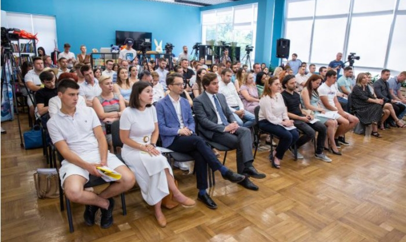 Исполнительная власть и молодежь