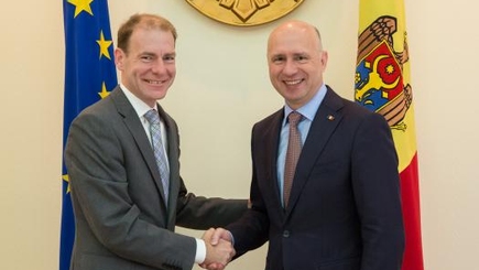 С кем МВФ будет пить на брудершафт?